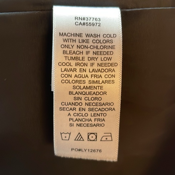 Chanel style blazer with all-over arabesque designs - Picture 8 of 8